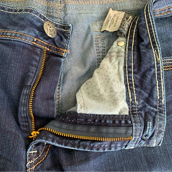 SILVER SUKI SURPLUS Women PLUS DarkWash Denim Jeans Stitch Flap Pocket 24/L32 - Picture 8 of 15